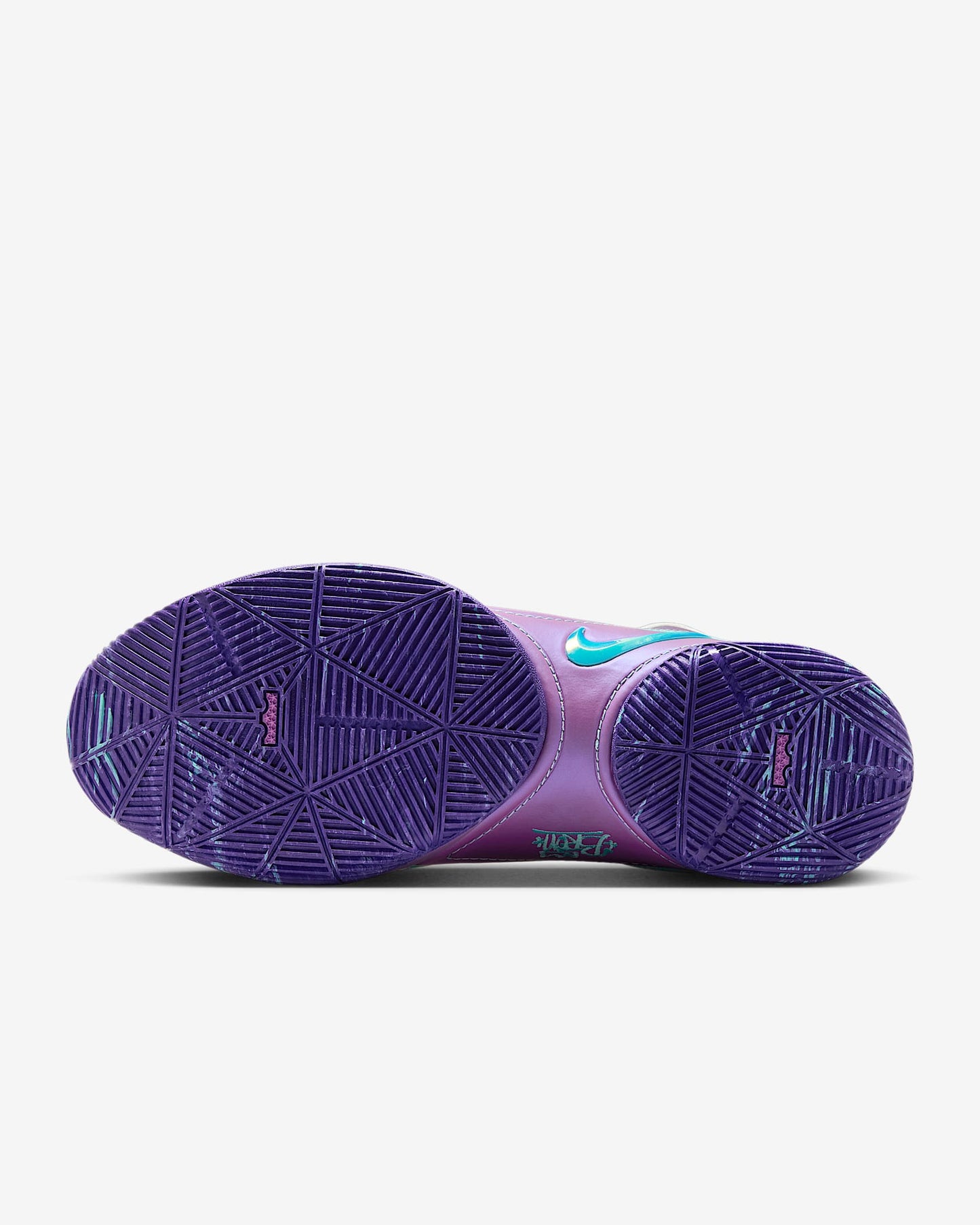 LeBron XXII “Mogul”