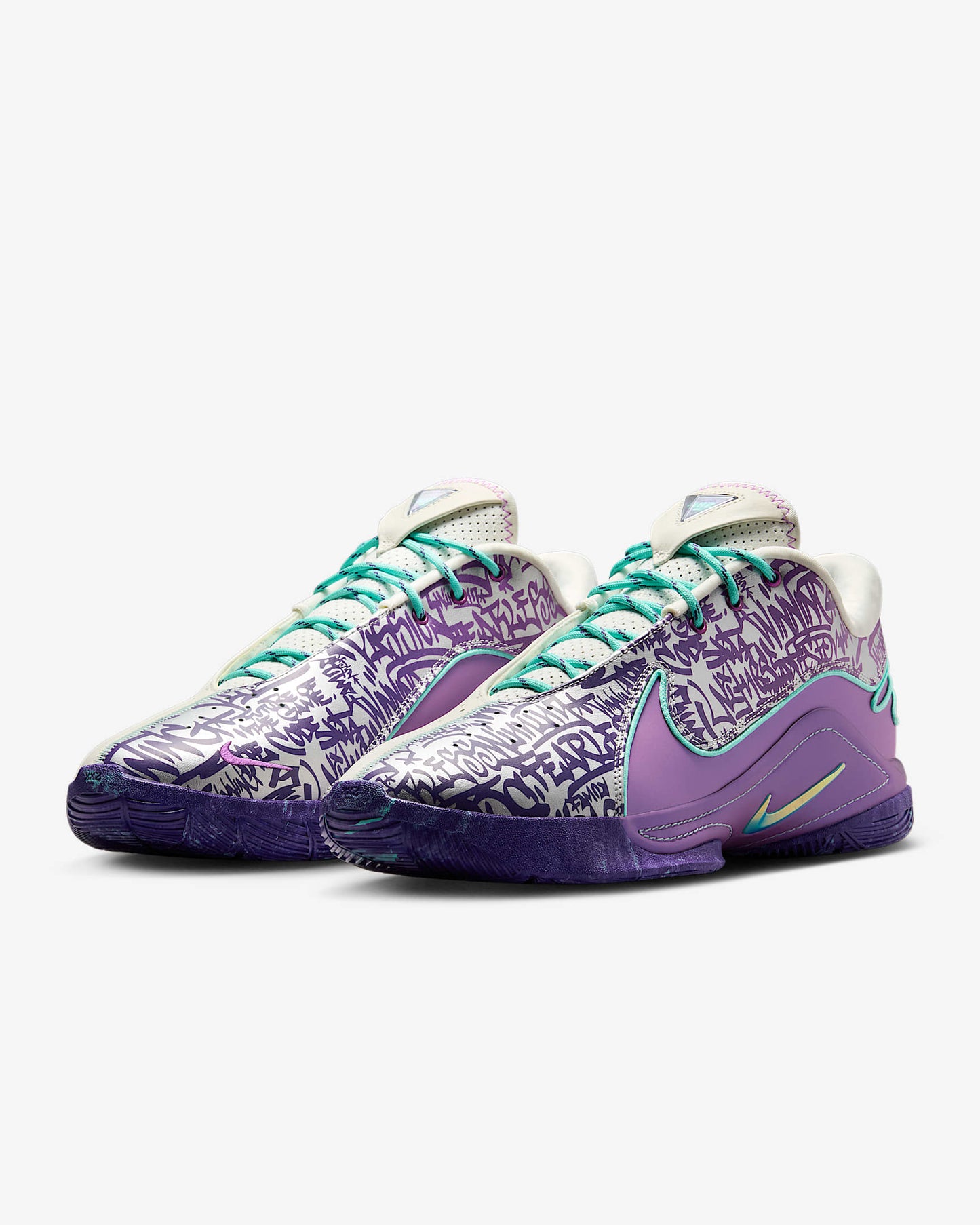 LeBron XXII “Mogul”